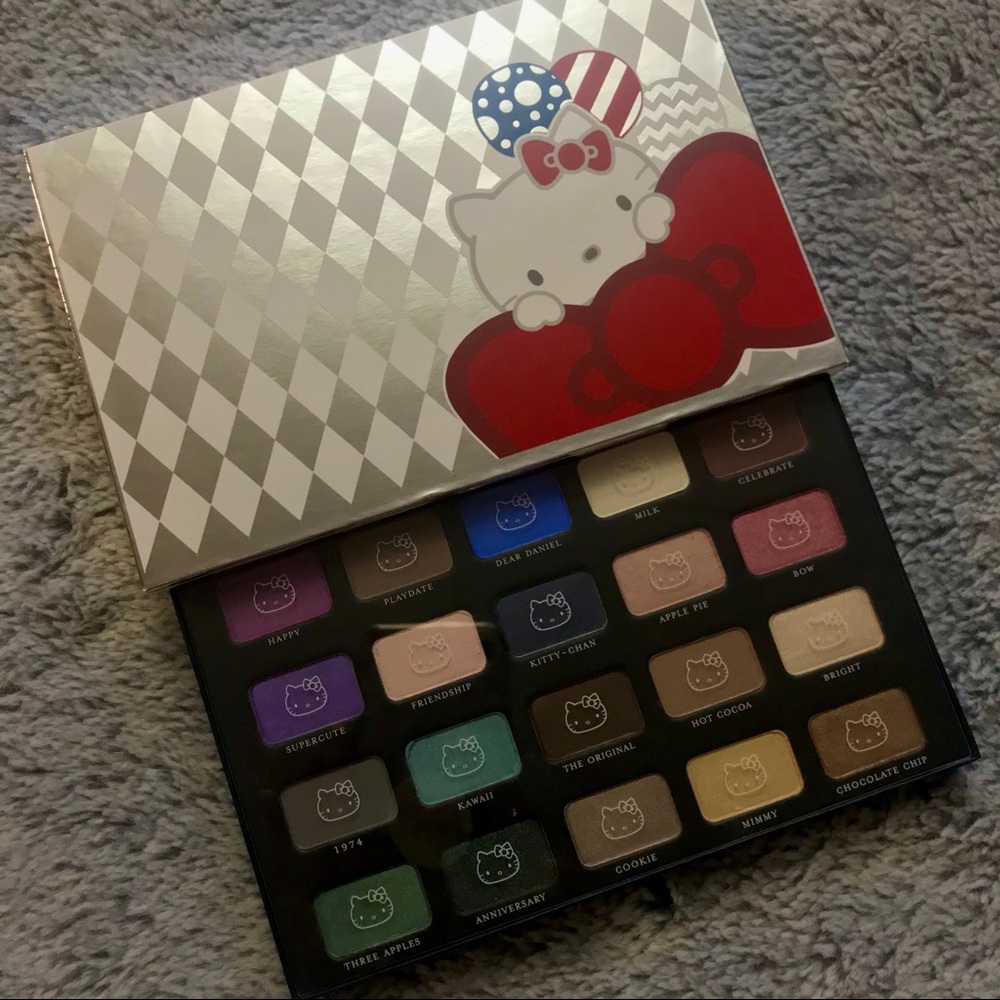 (RARE)NWT, HK 40th Anniversary POP-up palette. - Picture 2 of 10